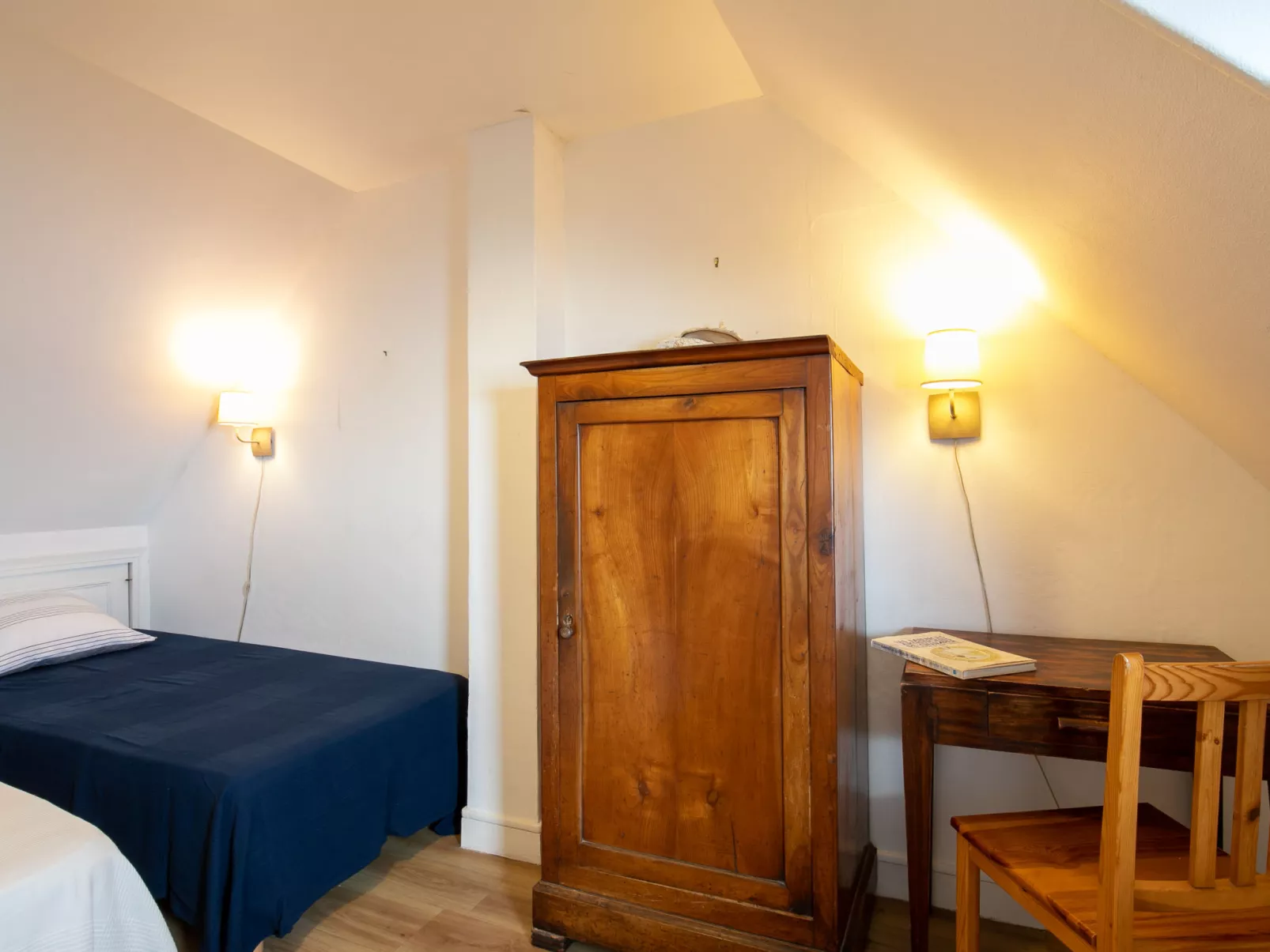 Les Roches-Inside