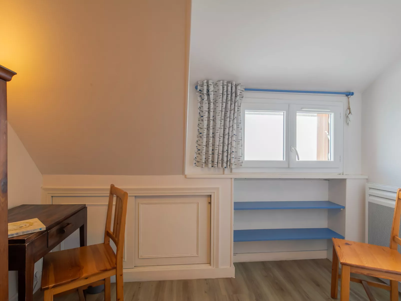 Les Roches-Inside