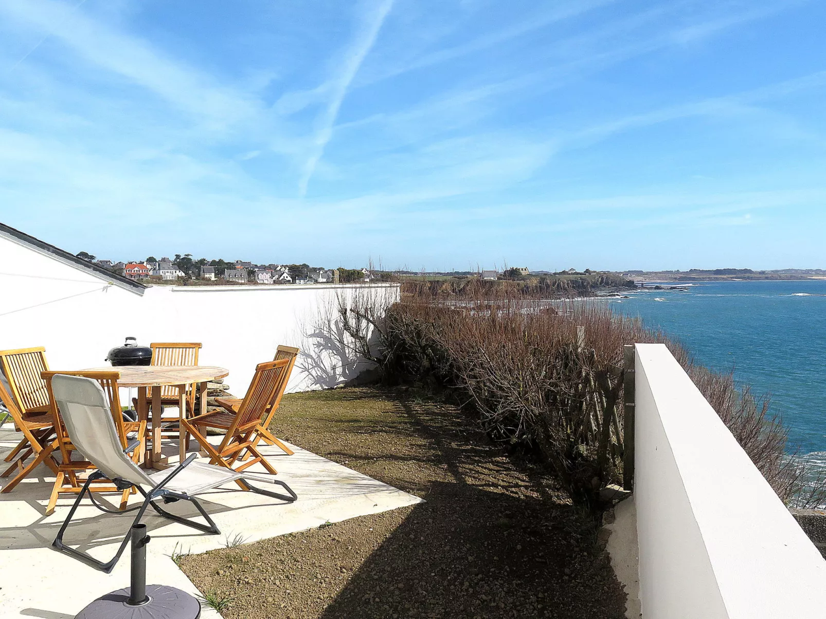 Les Roches-Outside