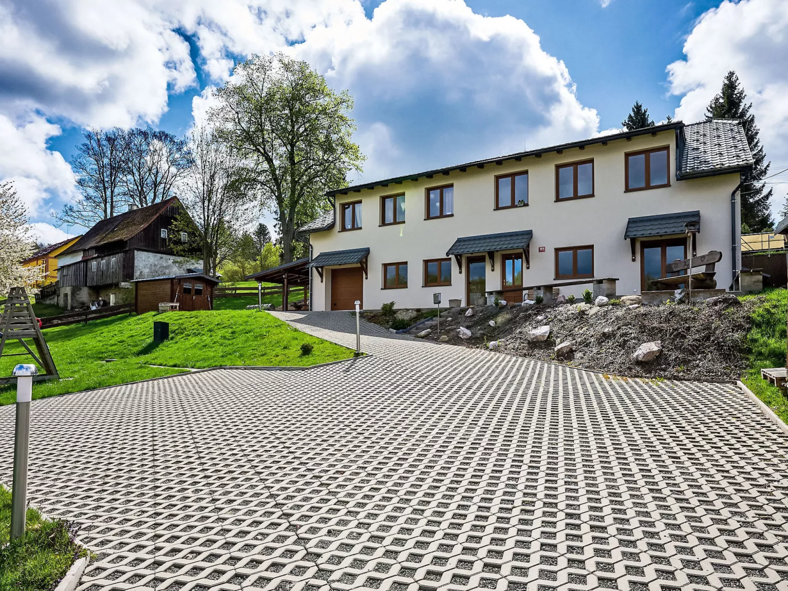 Pod Černou Studnicí-Draußen