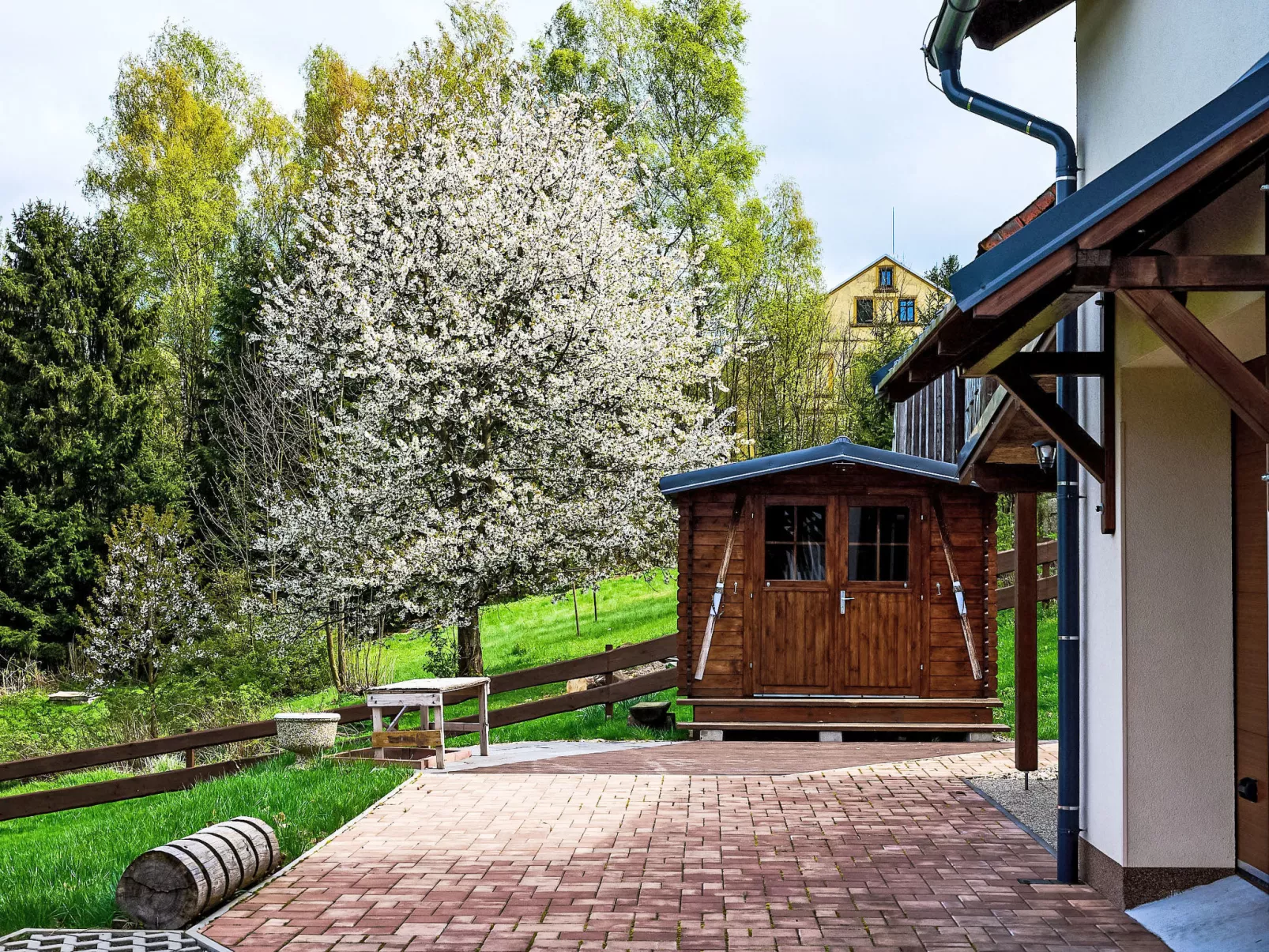Pod Černou Studnicí-Outside