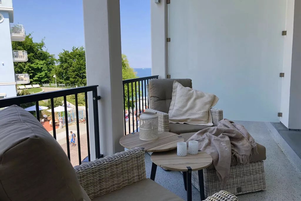 208084-Terrace balcony