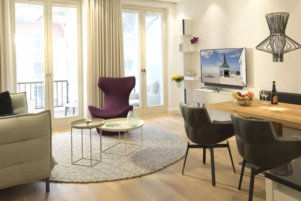 208084-Dining room