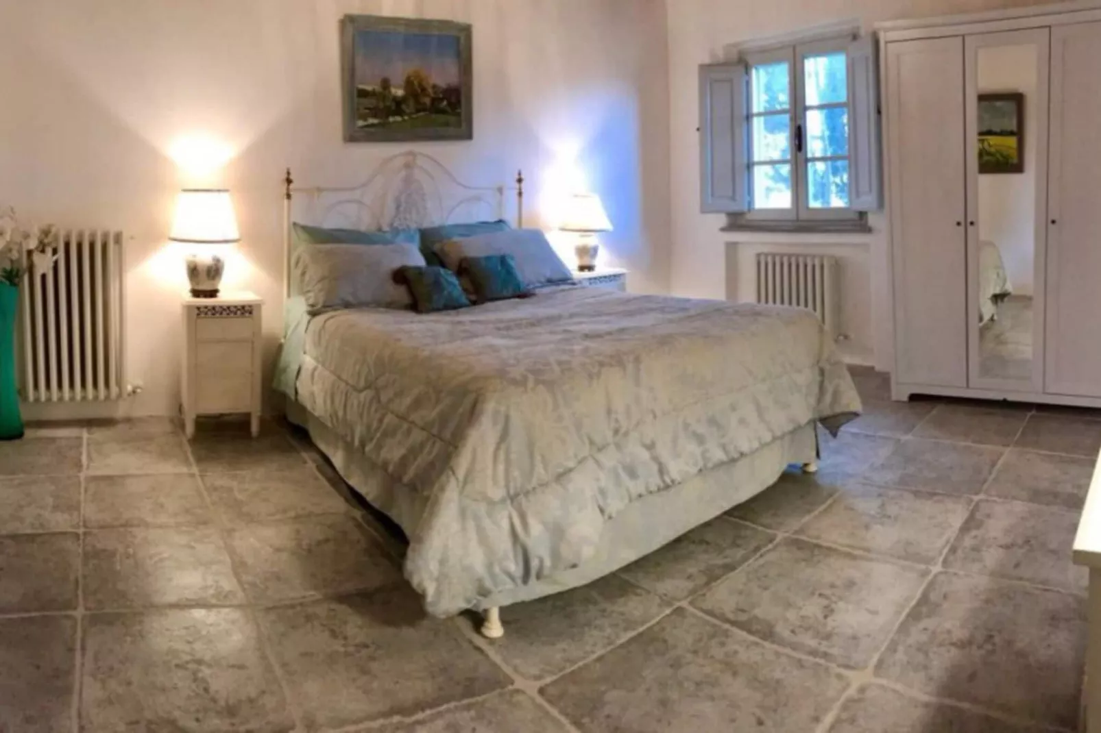 Luna-Bedroom