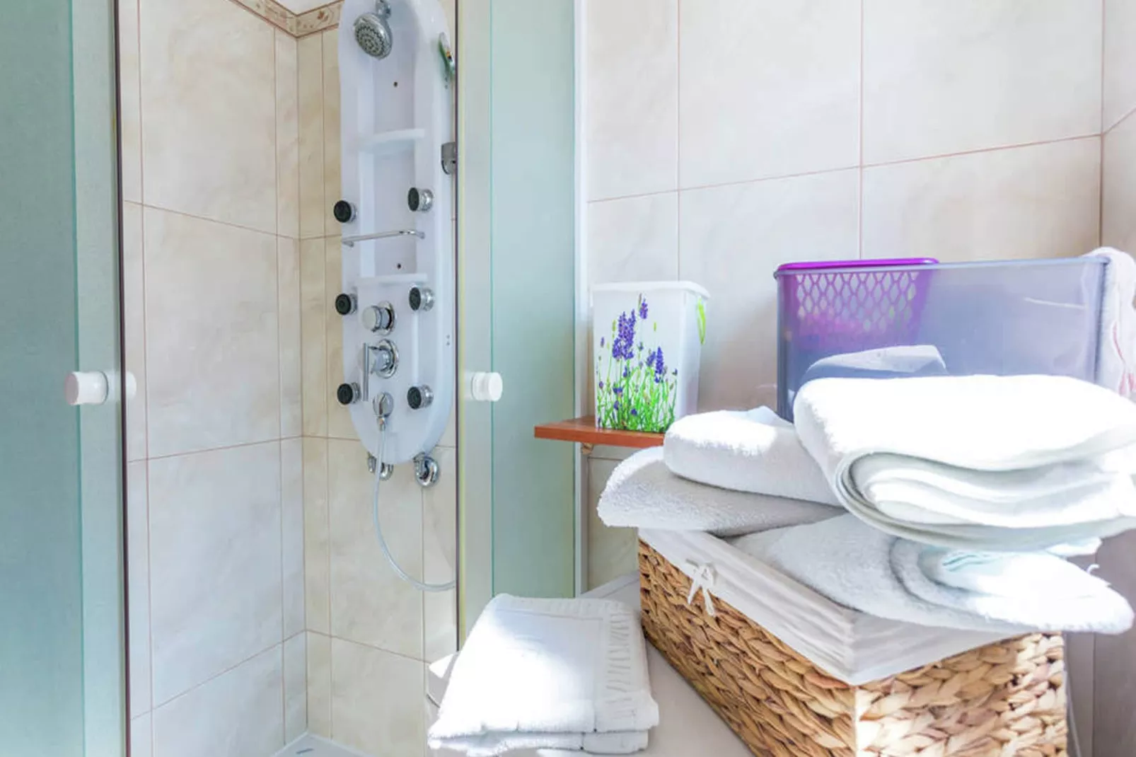 Apartment Alpha-Bathroom