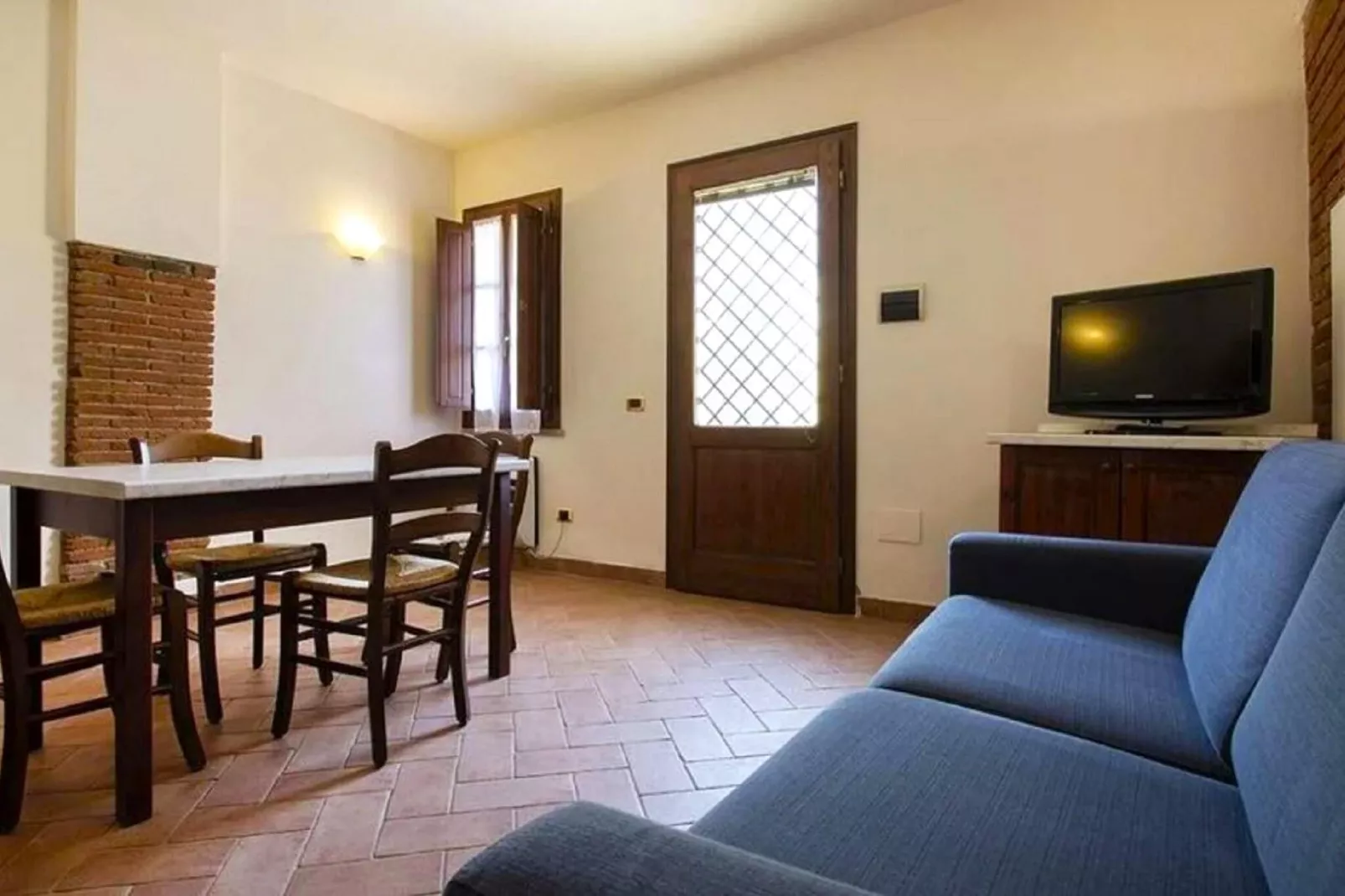 Bilo-Living room
