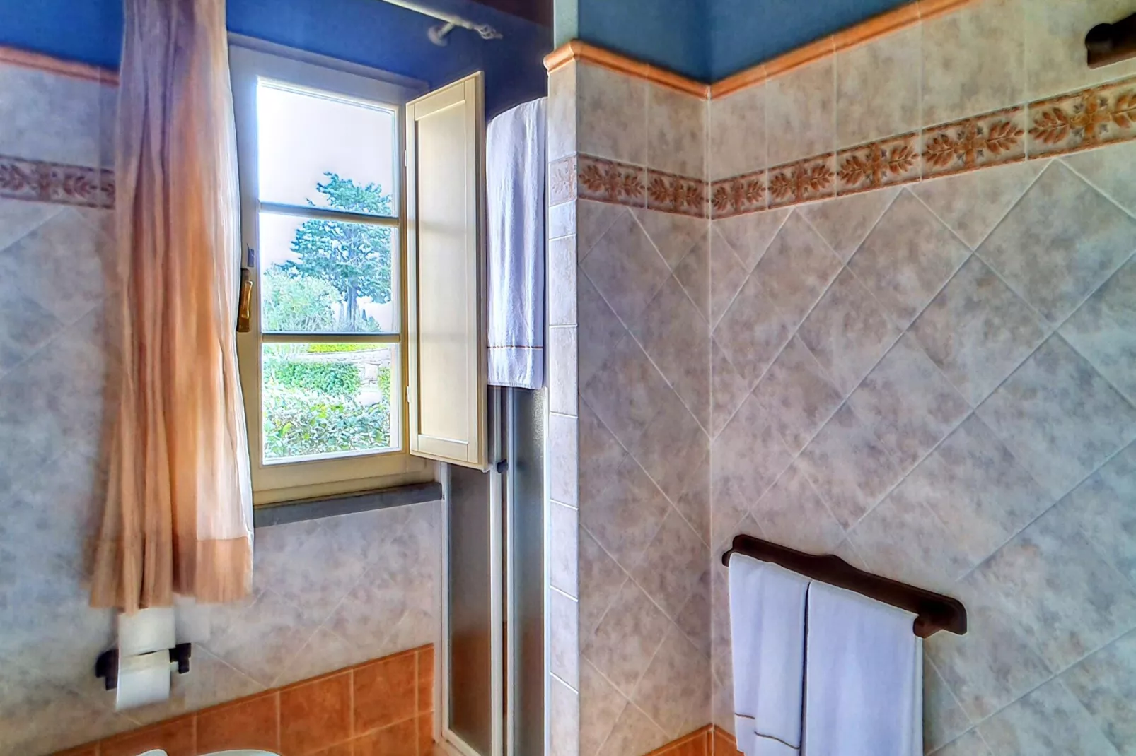 Trilo-Bathroom