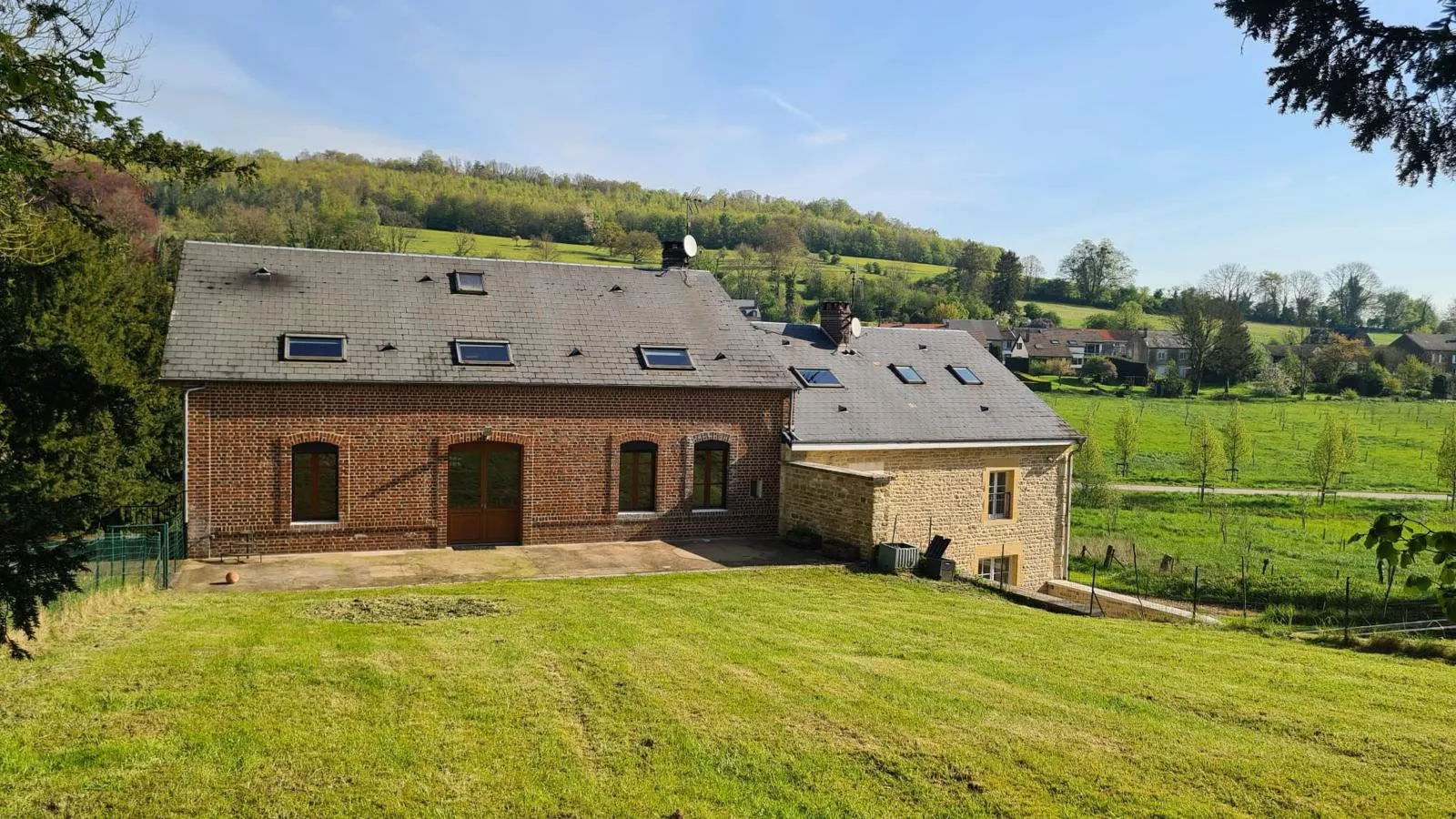Gite Cascade-Außenbereich Sommer