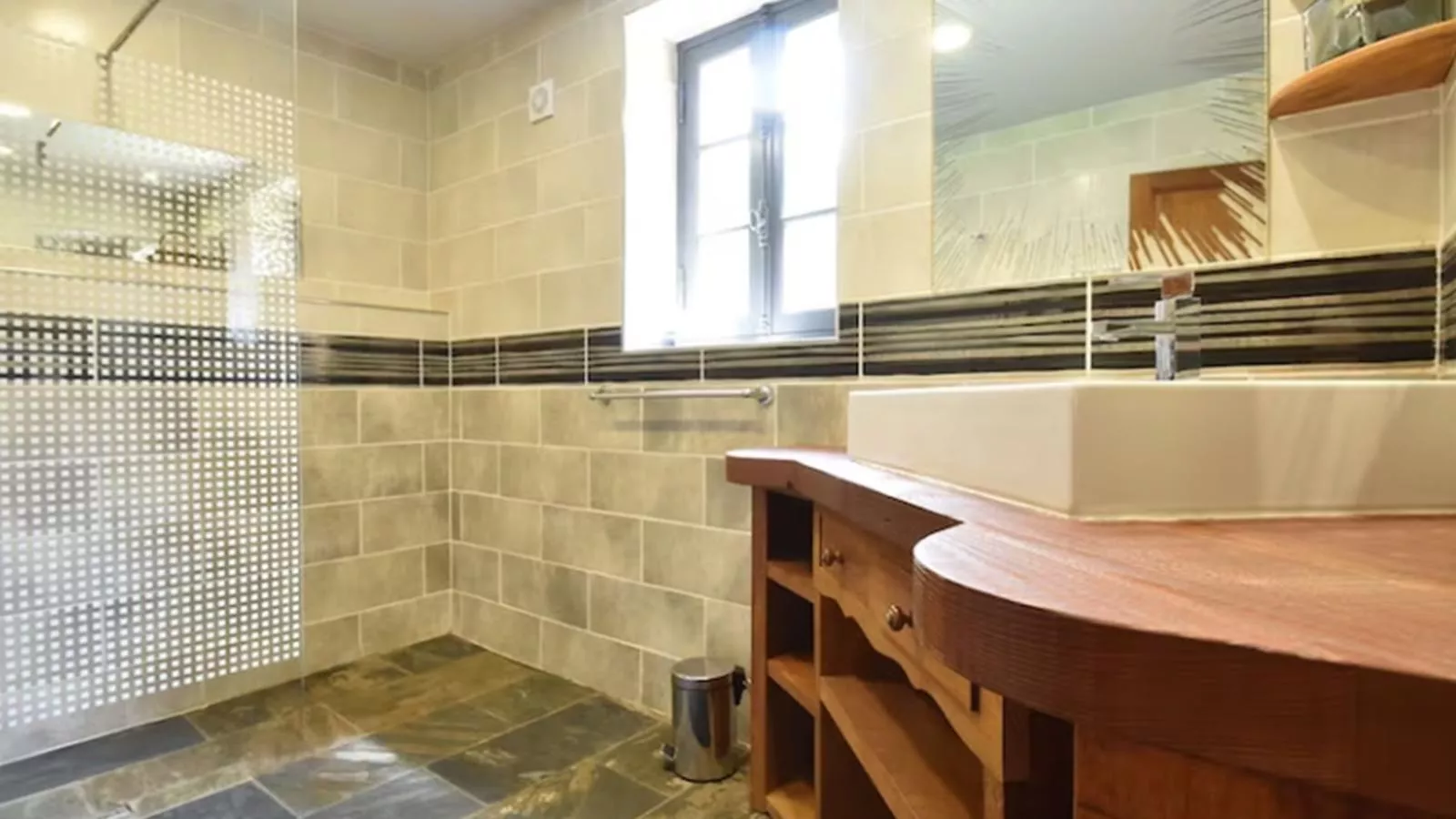 Maison Micouleaud-Bathroom