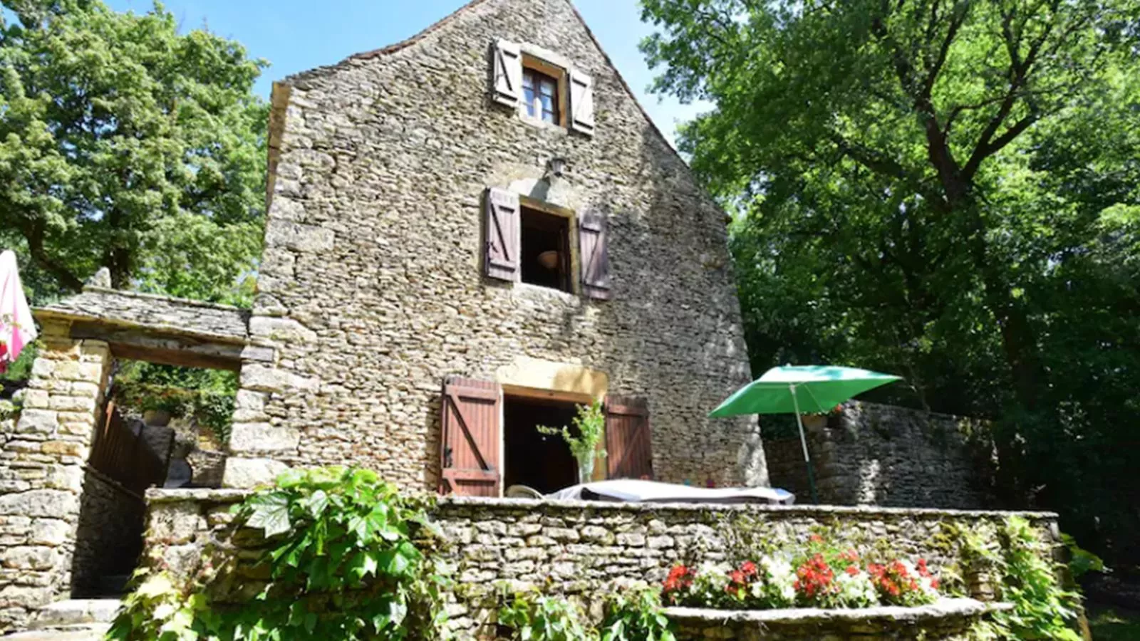Gite Micouleaud-Exterior summer