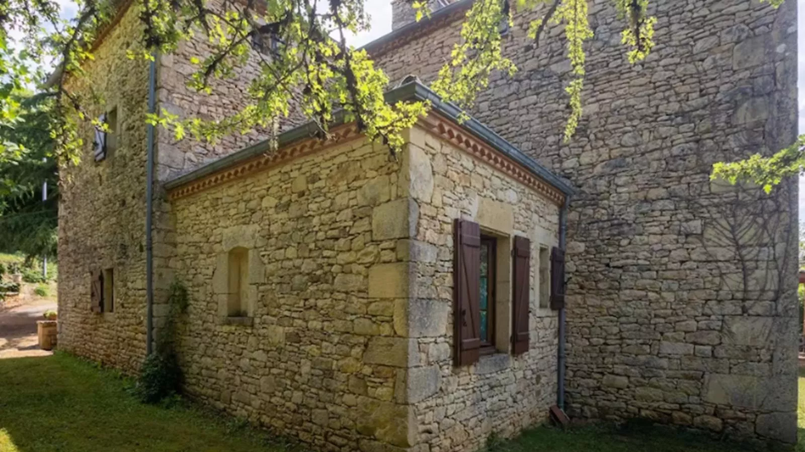 Gite Micouleaud-Exterior summer