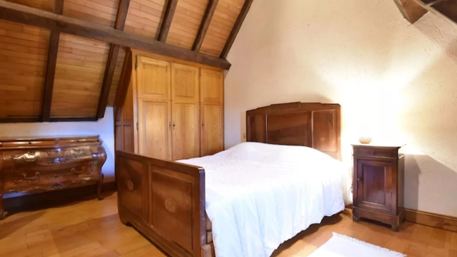 Beauchamps-Bedroom