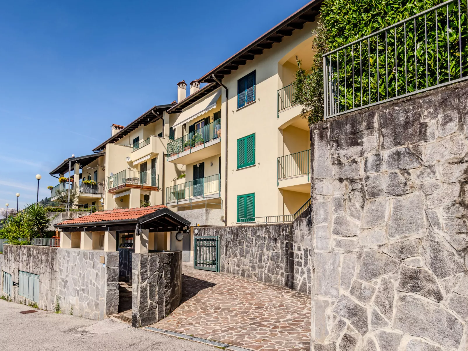 Casa sul Lario-Outside