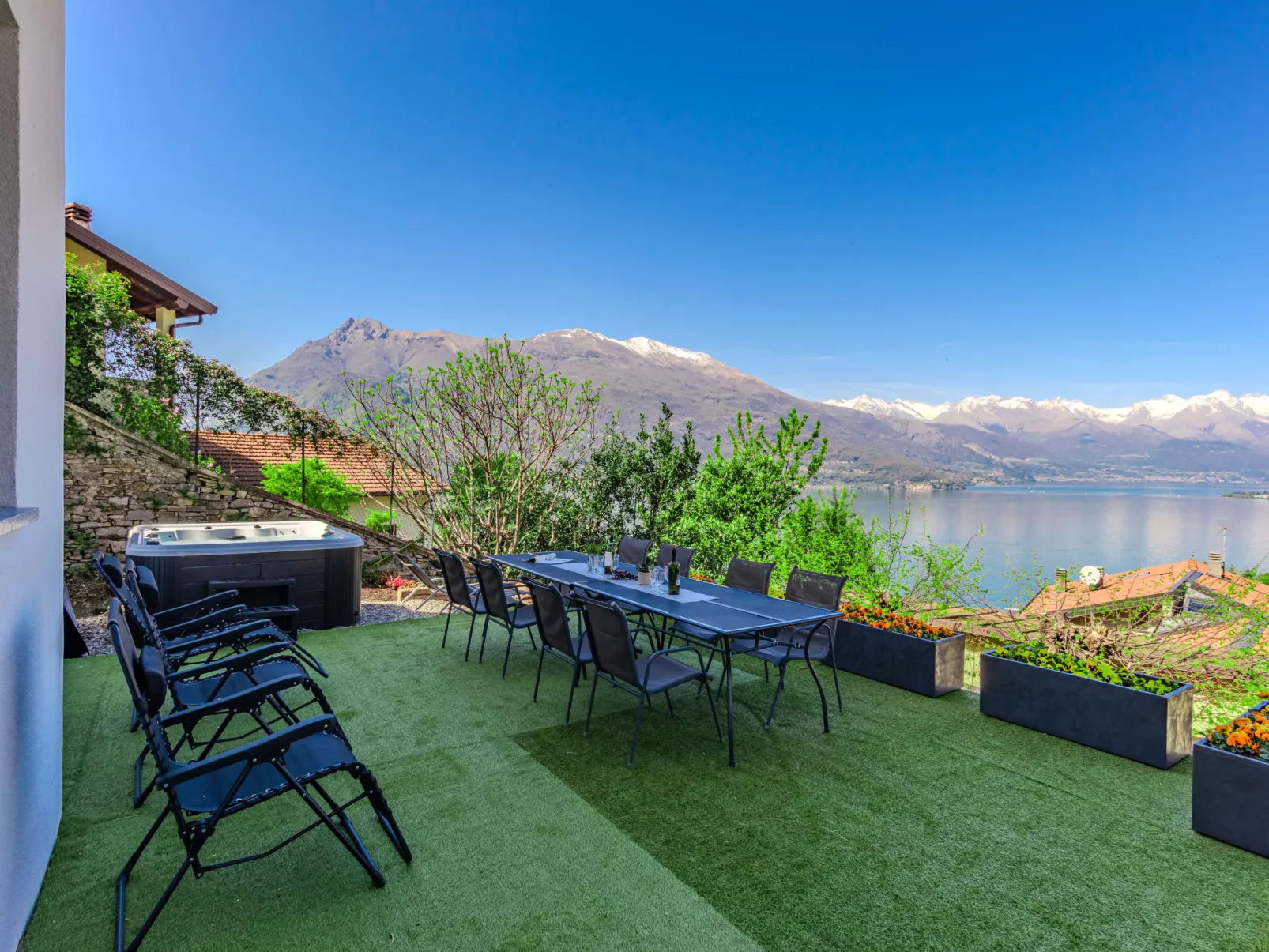 Villa Canonica-Outside