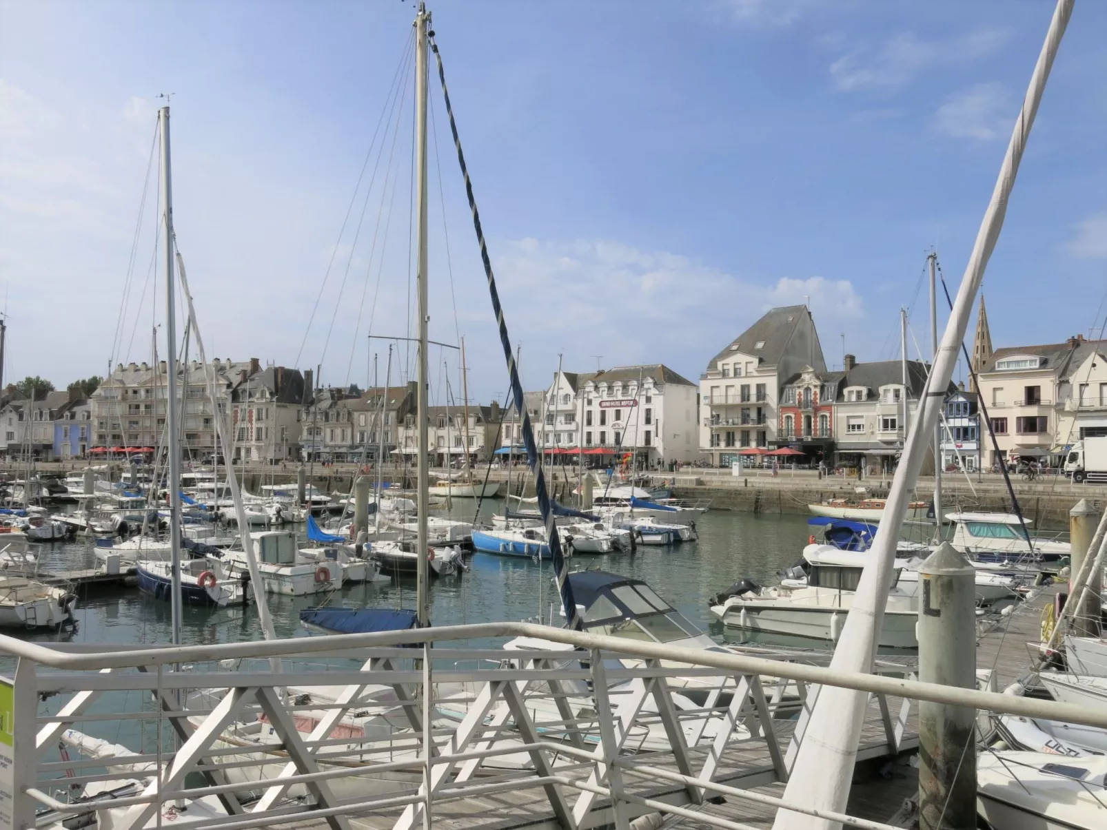 Les Voiles de La Baule-Outside