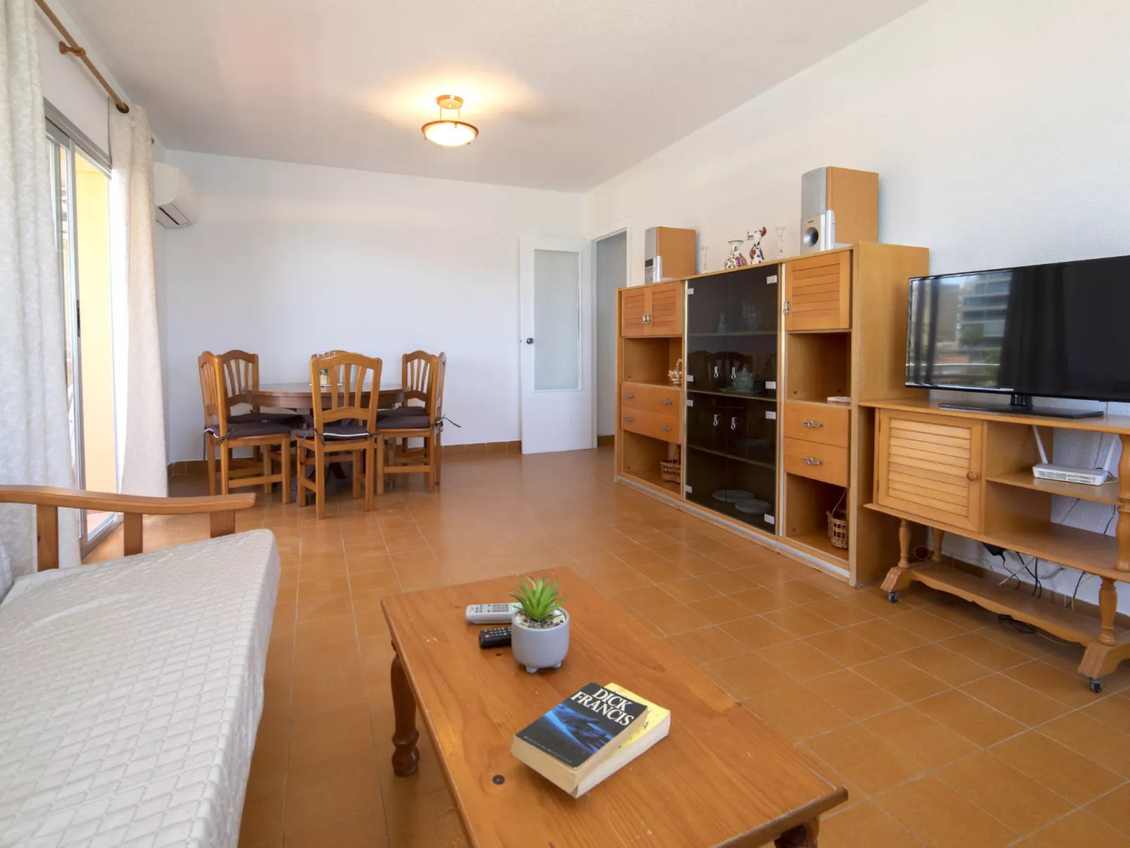 Voramar-Inside