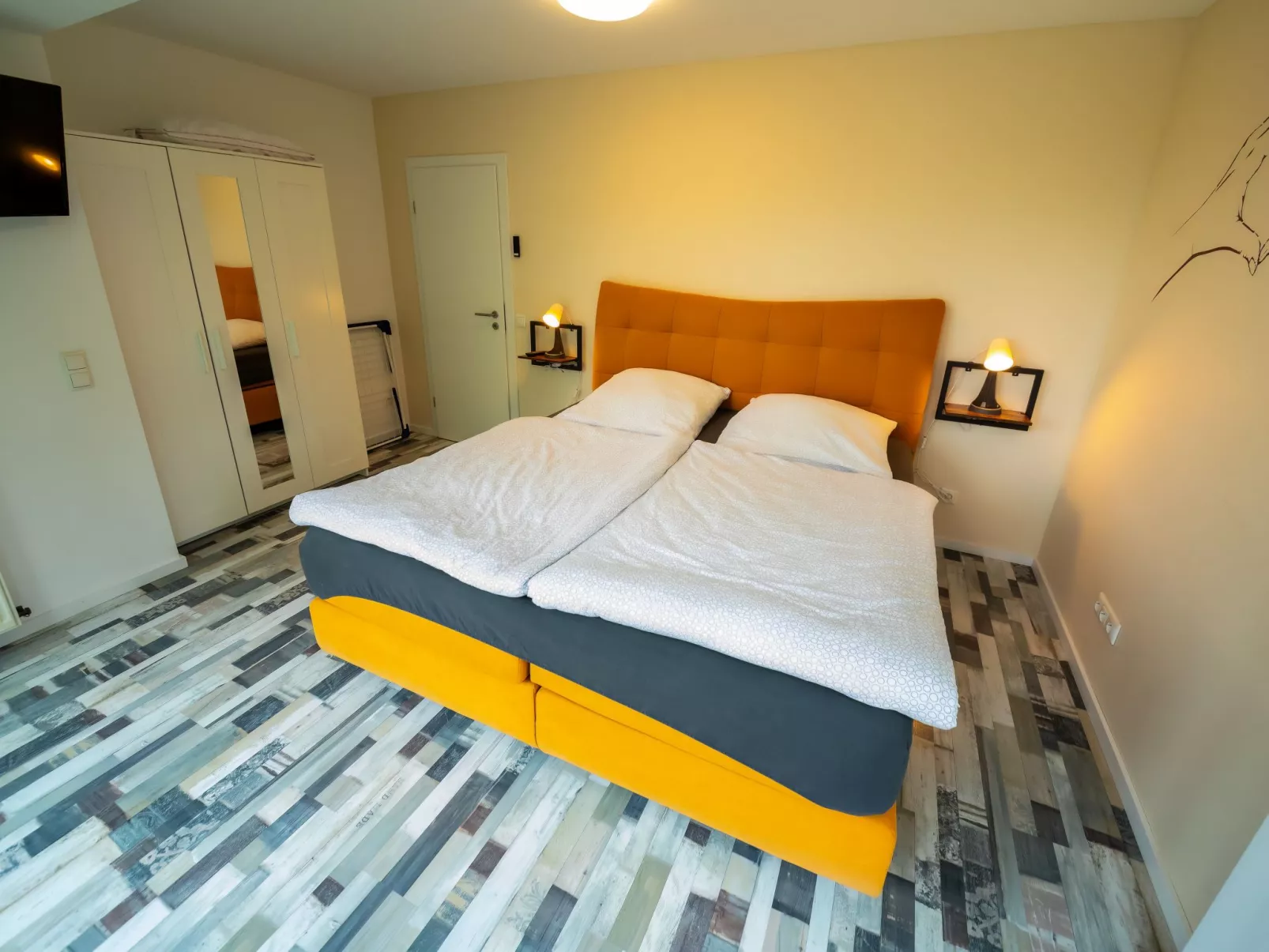 Am Kirchberg-Inside