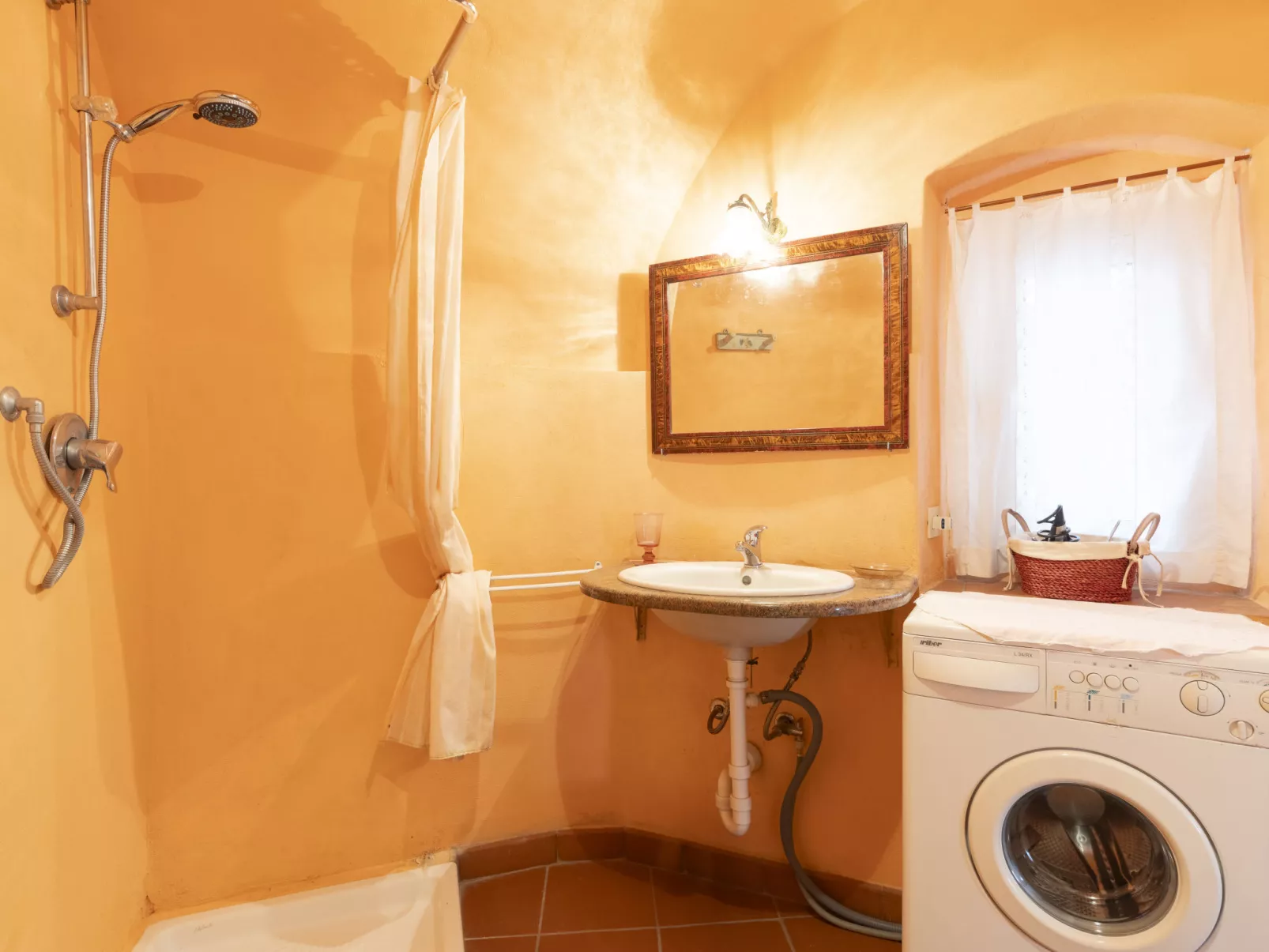 Casa Pinela Maria Sole-Inside