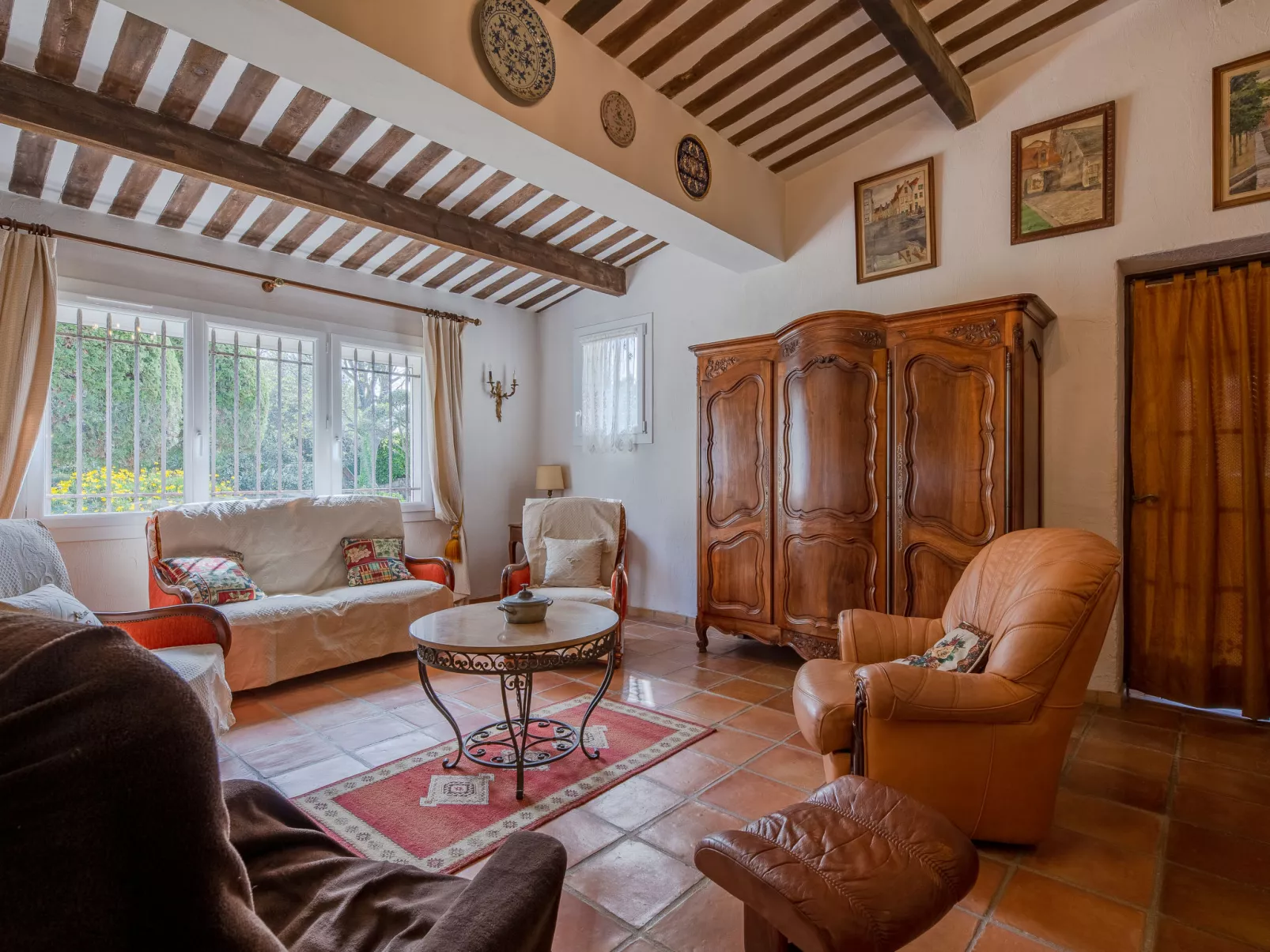 La Palombière-Inside