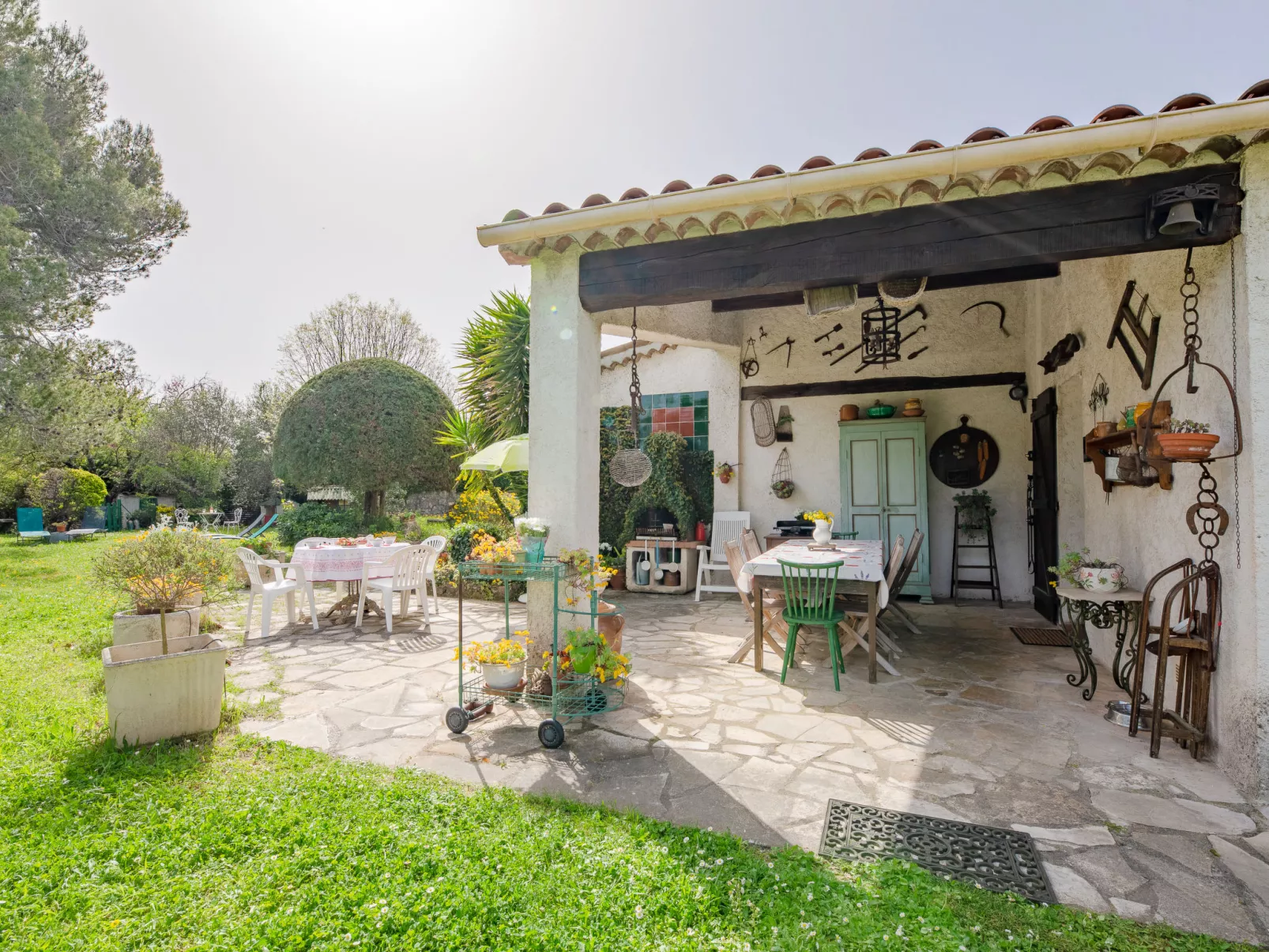 La Palombière-Outside