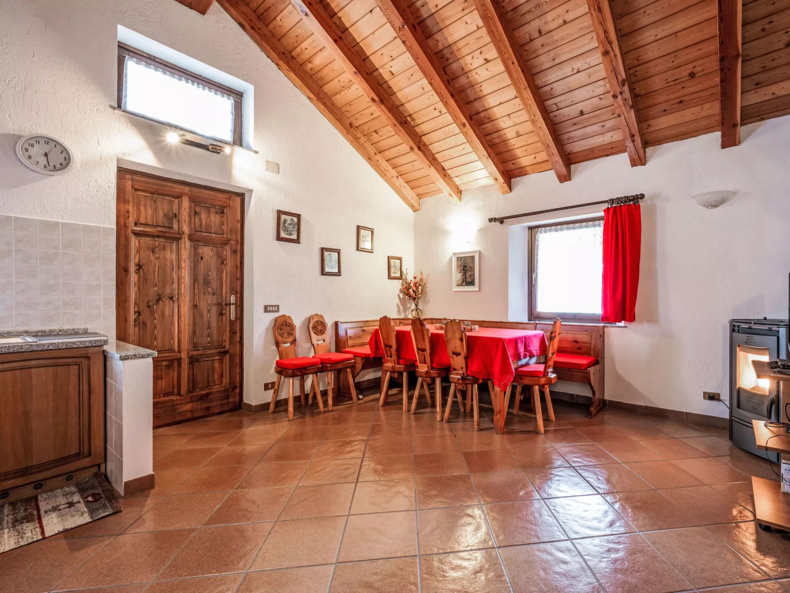 Maison Le Clapey-Inside