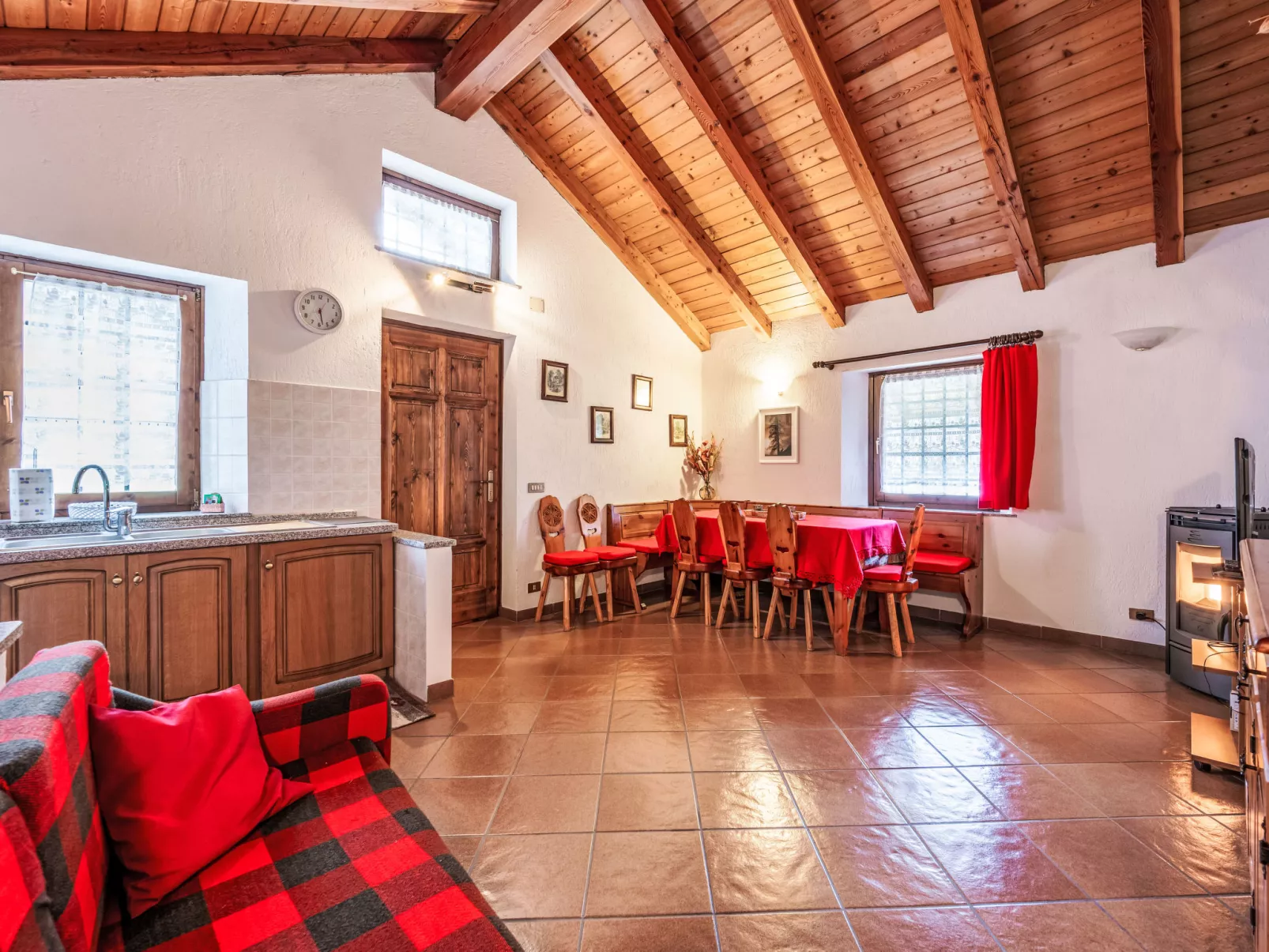 Maison Le Clapey-Inside