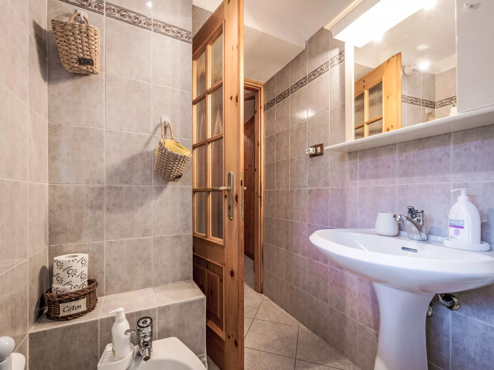 Maison Le Clapey-Inside