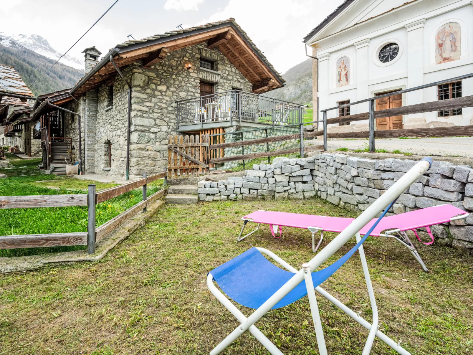 Maison Le Clapey-Outside