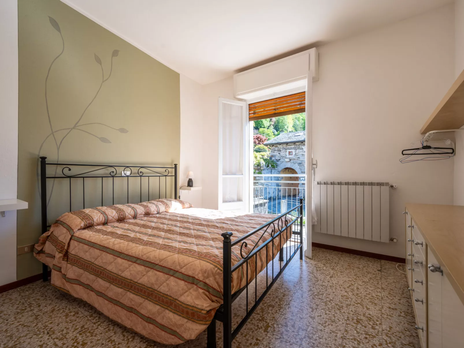 Trekking House-Inside