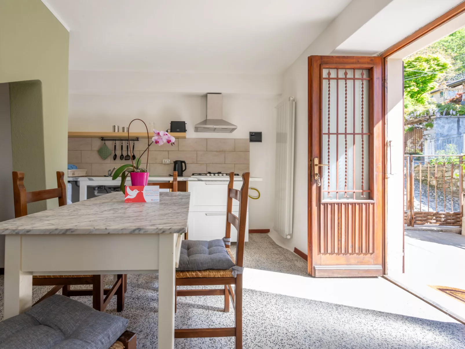 Trekking House-Inside
