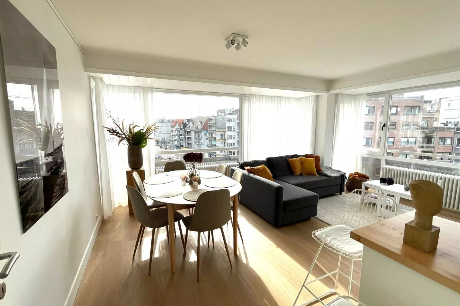 Chopin 402-Living room