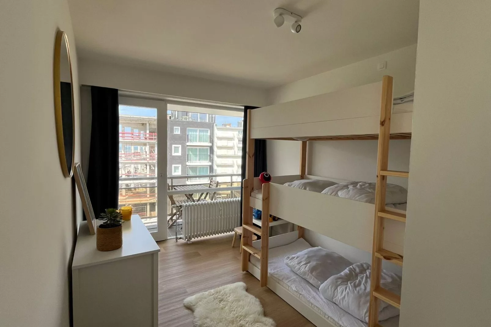 Chopin 402-Bedroom
