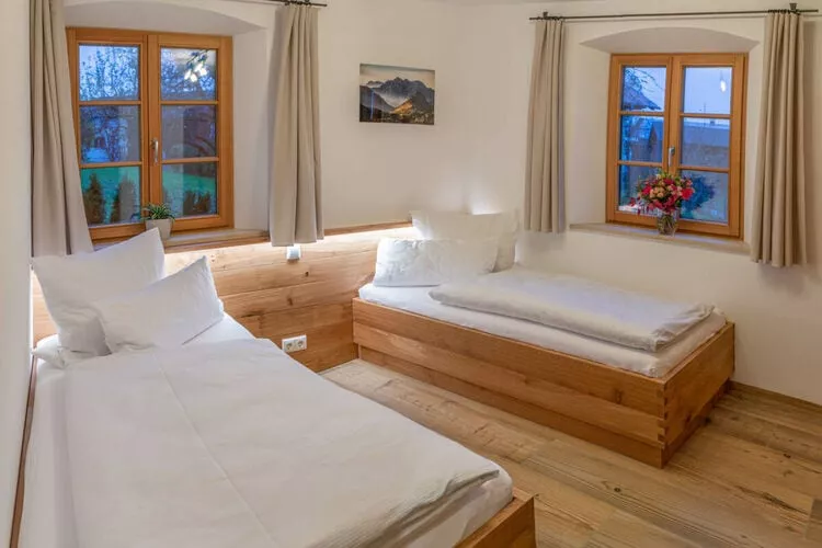433443-Bedroom