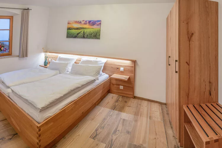 433443-Bedroom