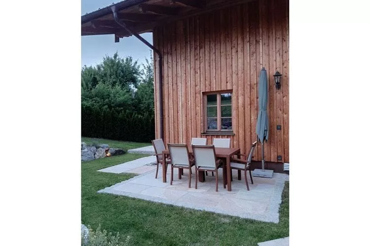 433443-Terrace