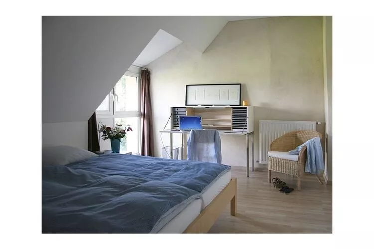 408511-Bedroom