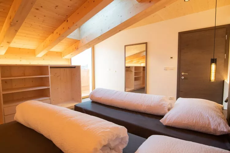 407798-Bedroom
