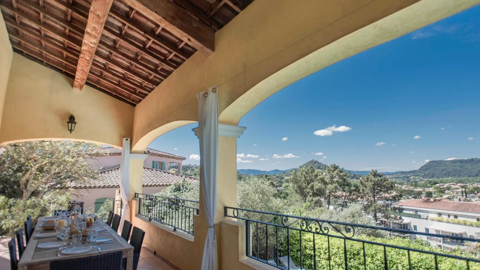 La grande Parure-View summer