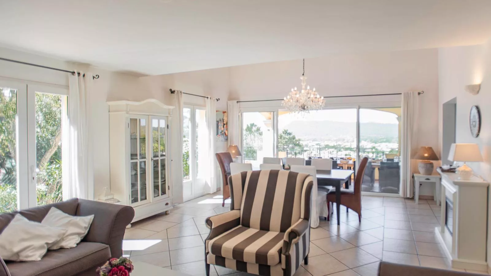 La grande Parure-Living room