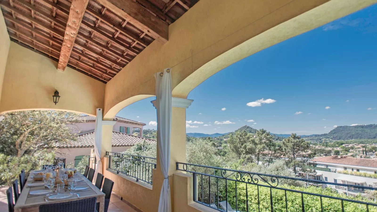La Parure-Terrace balcony