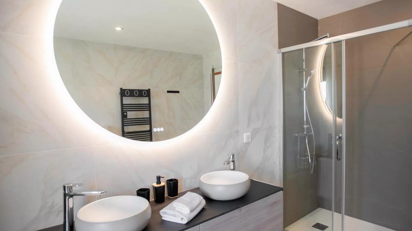 La Parure-Bathroom