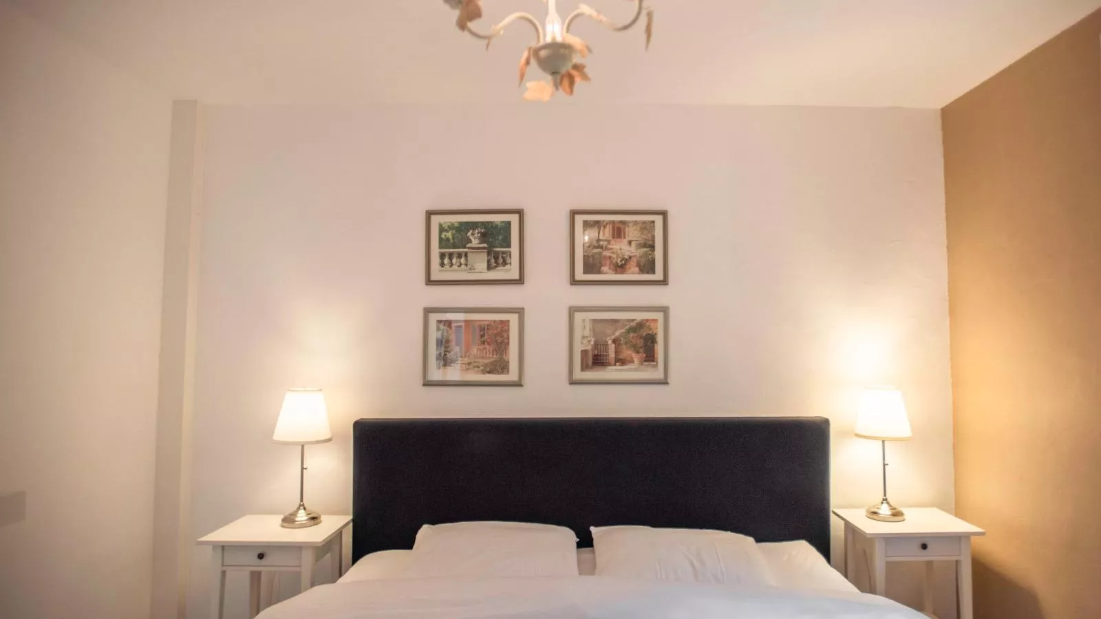 La Parure-Bedroom
