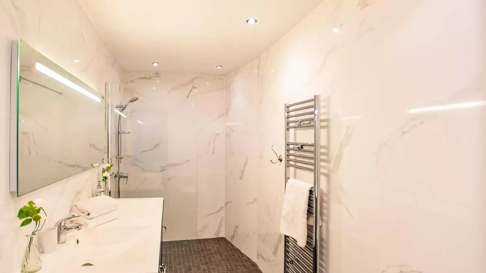La Parure-Bathroom