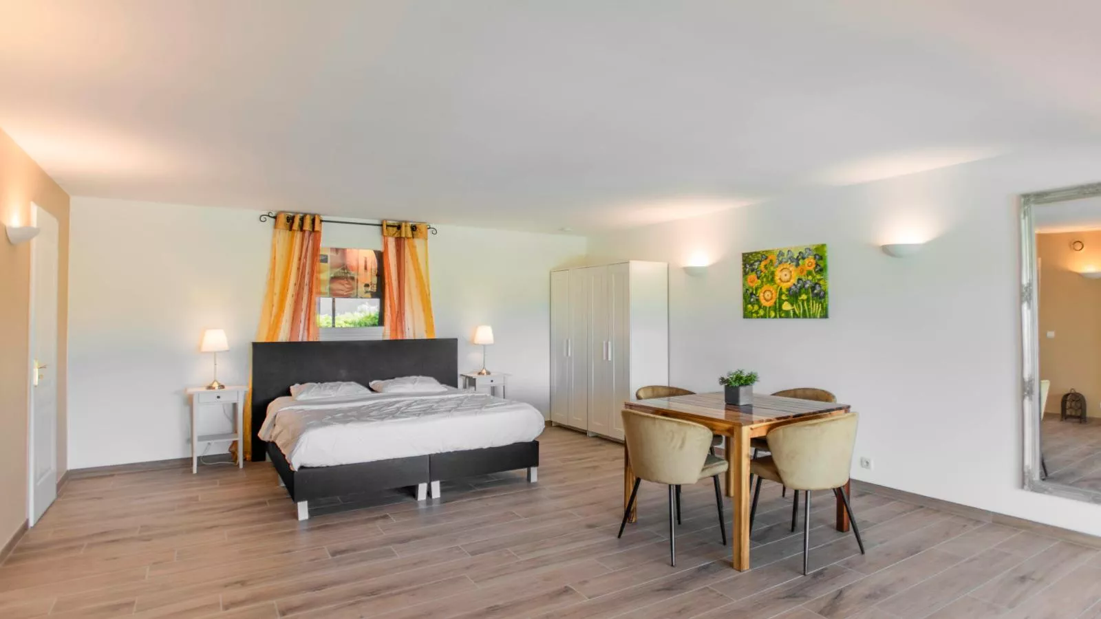 La Parure-Bedroom