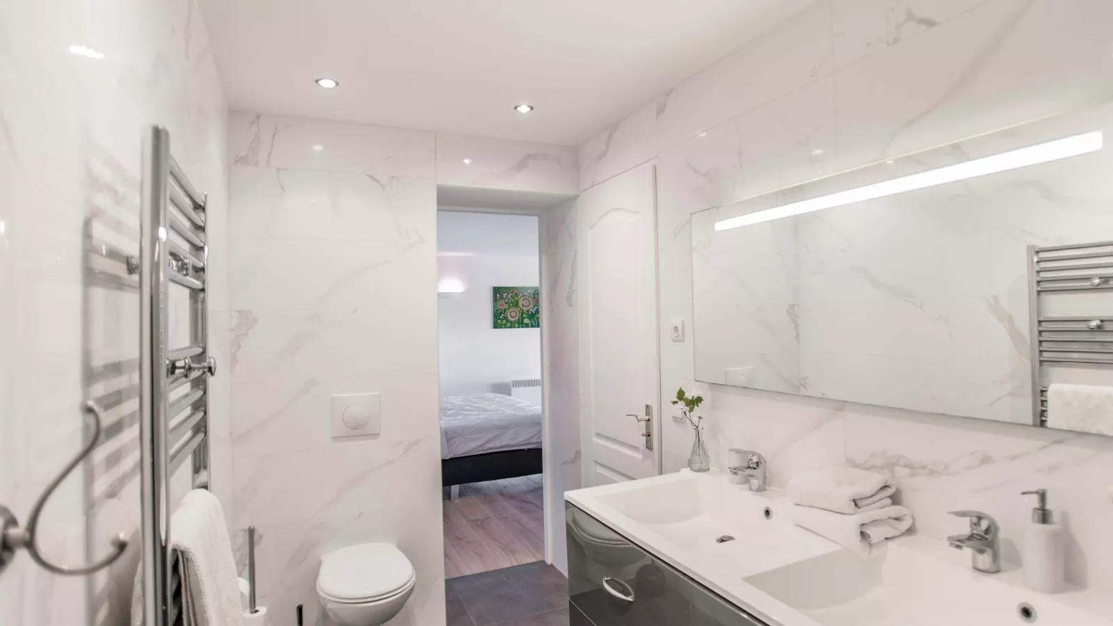 La Parure-Bathroom