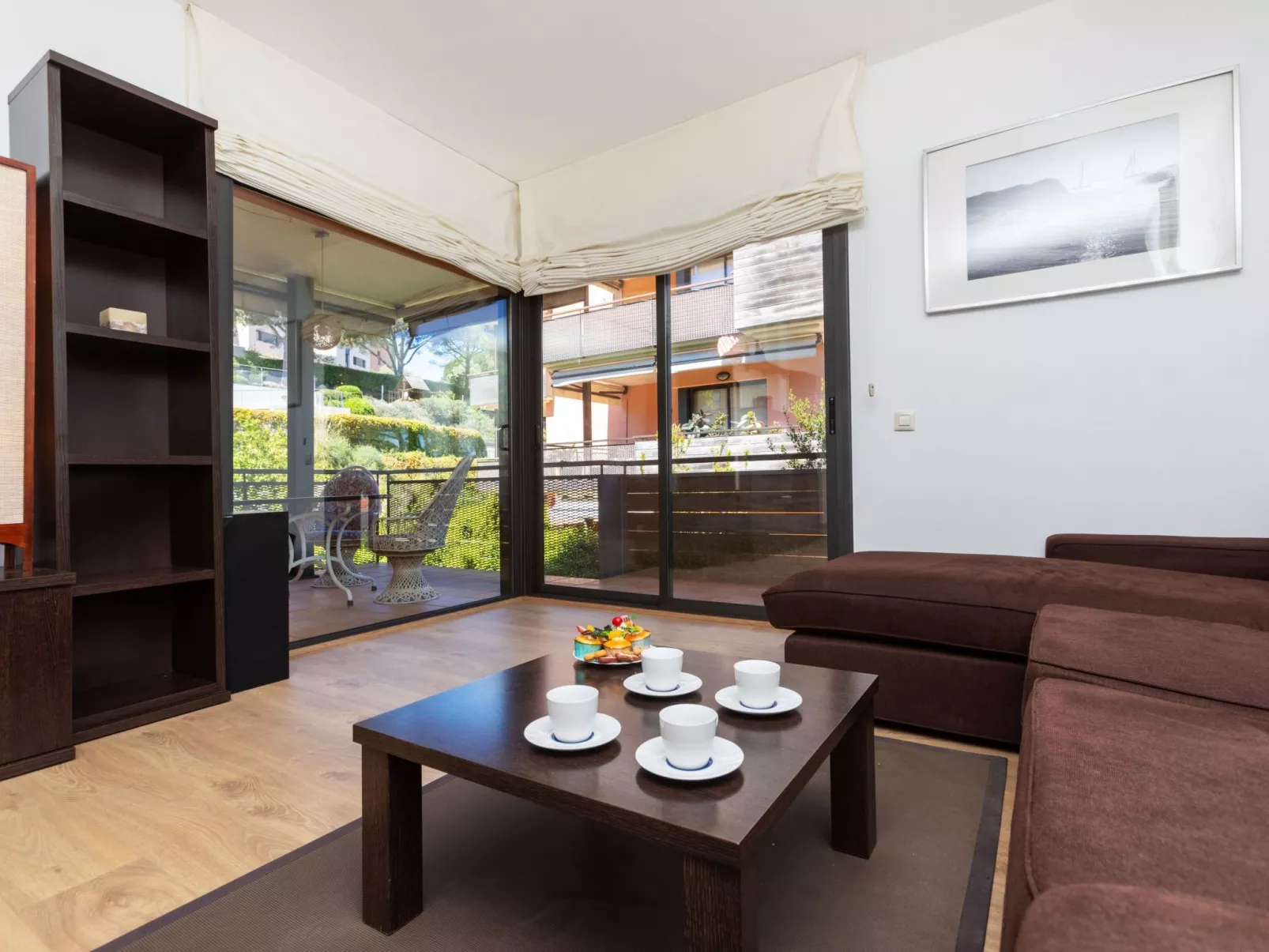 Lloret Garden-Inside