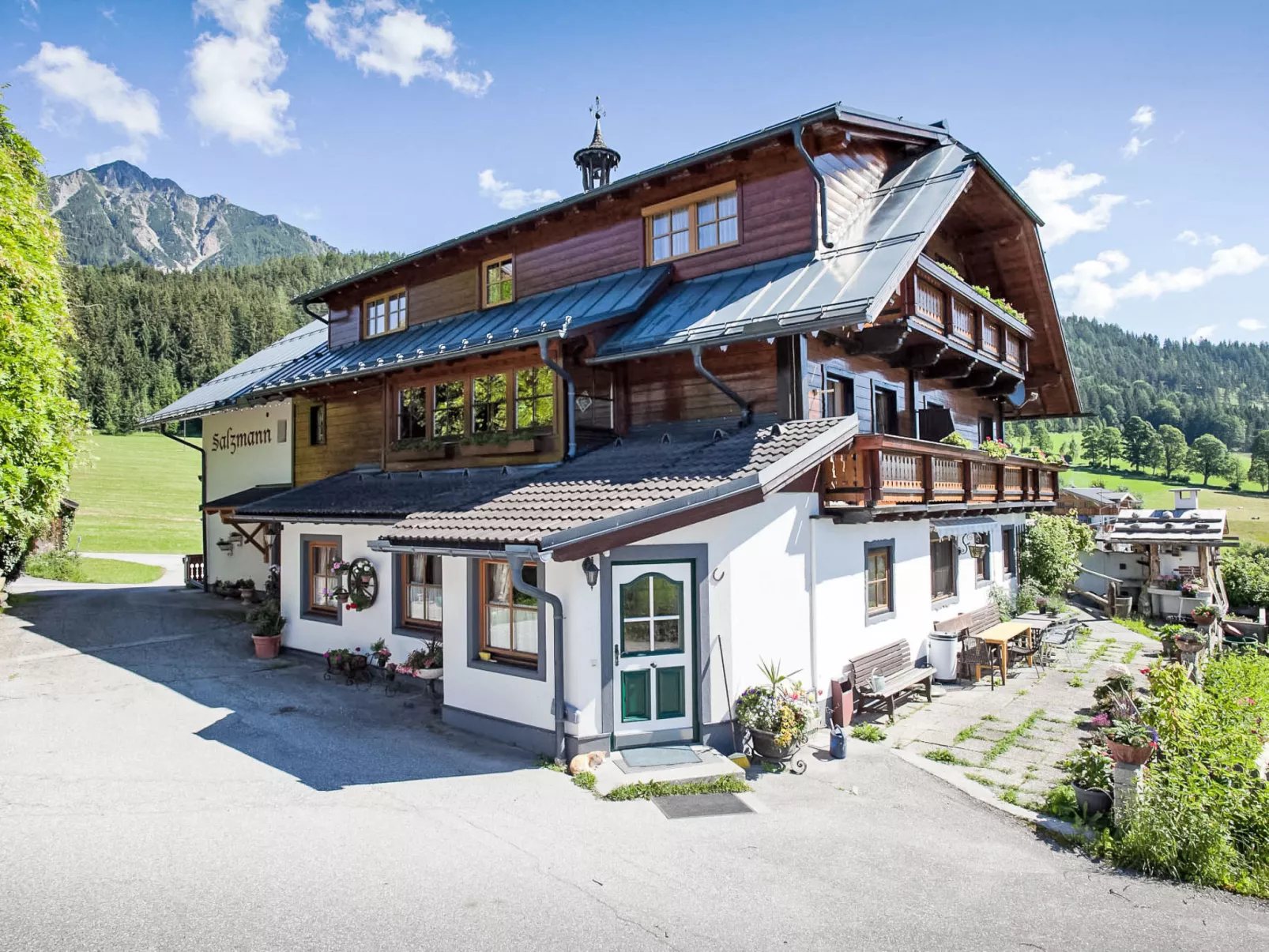 Salzmannhof-Outside