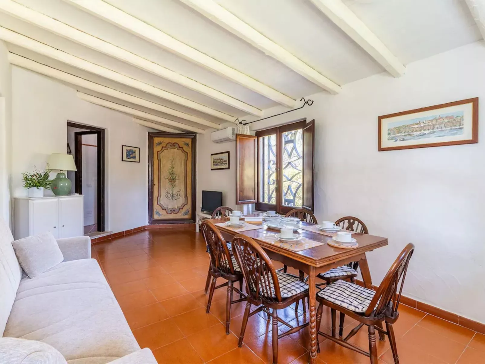 Villa Giovanni-Inside