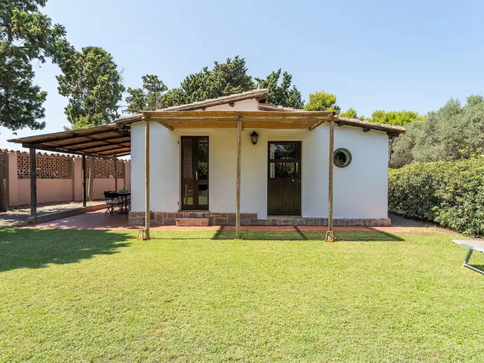 Villa Giovanni-Outside