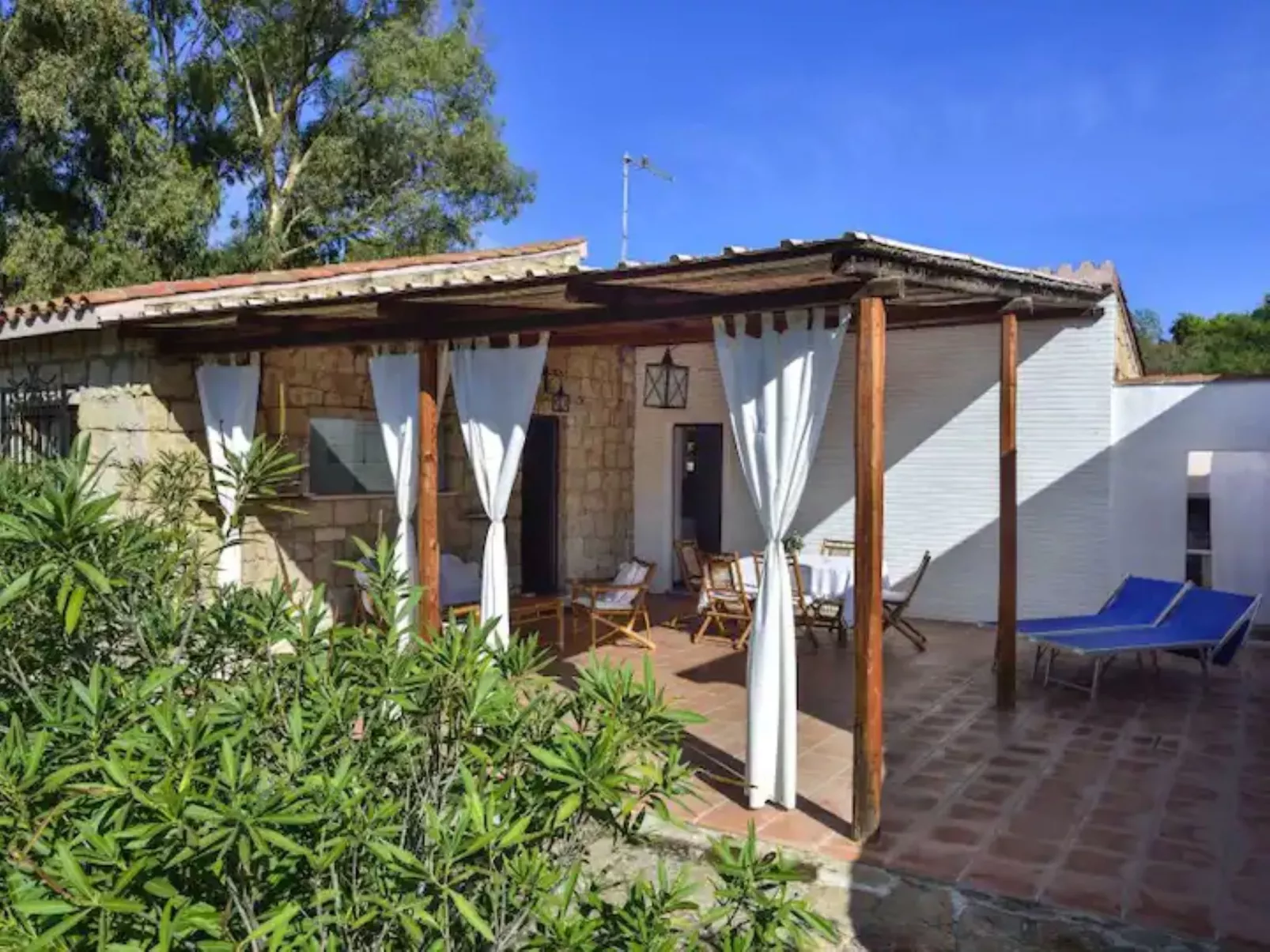 Villa Ilse-Outside